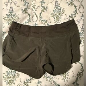 lululemon Speed Short Dark Olive Green - Size 6